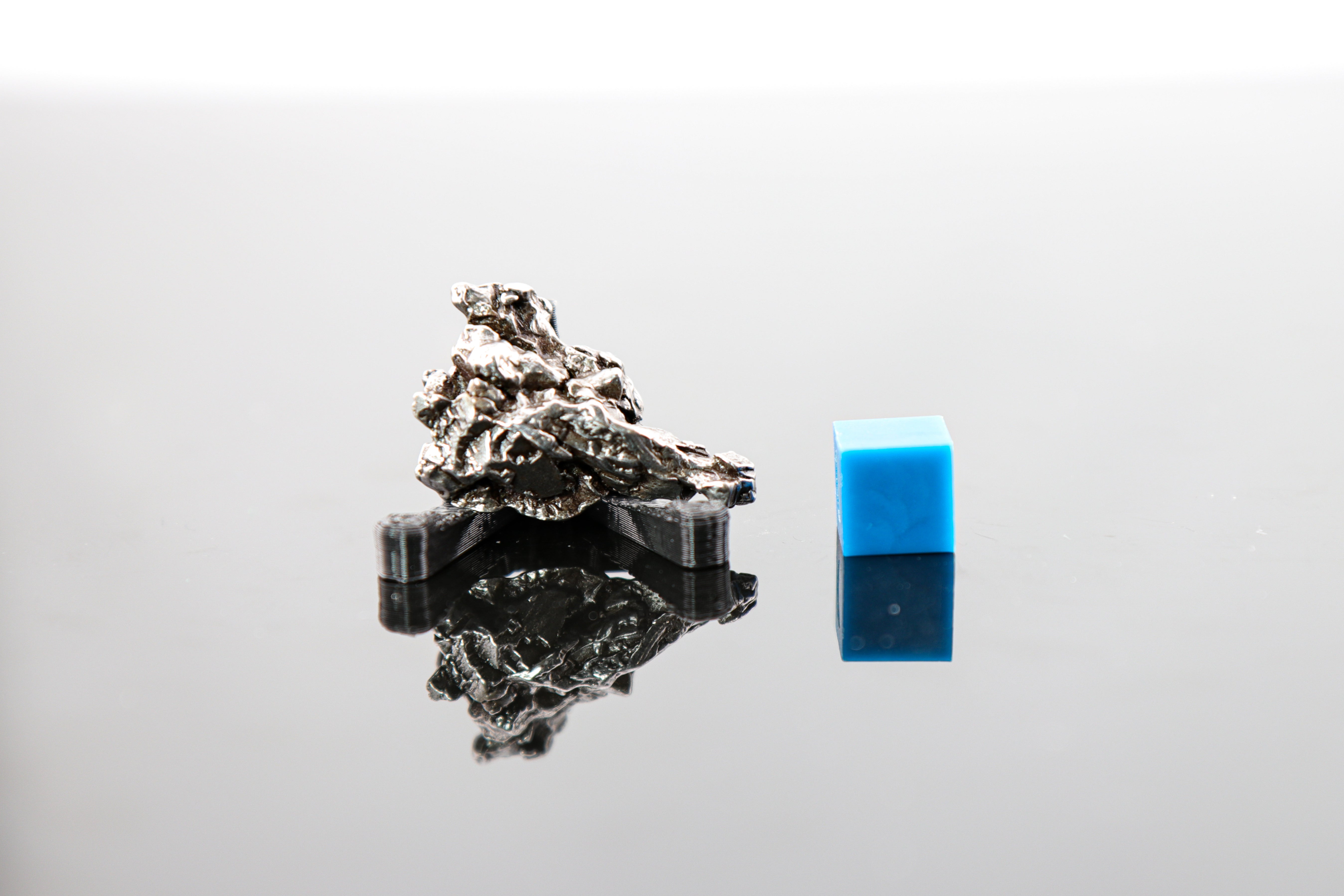 Campo del Cielo Iron Meteorite Crystal with Flat Side and Arrow Shape - 15.28 grams