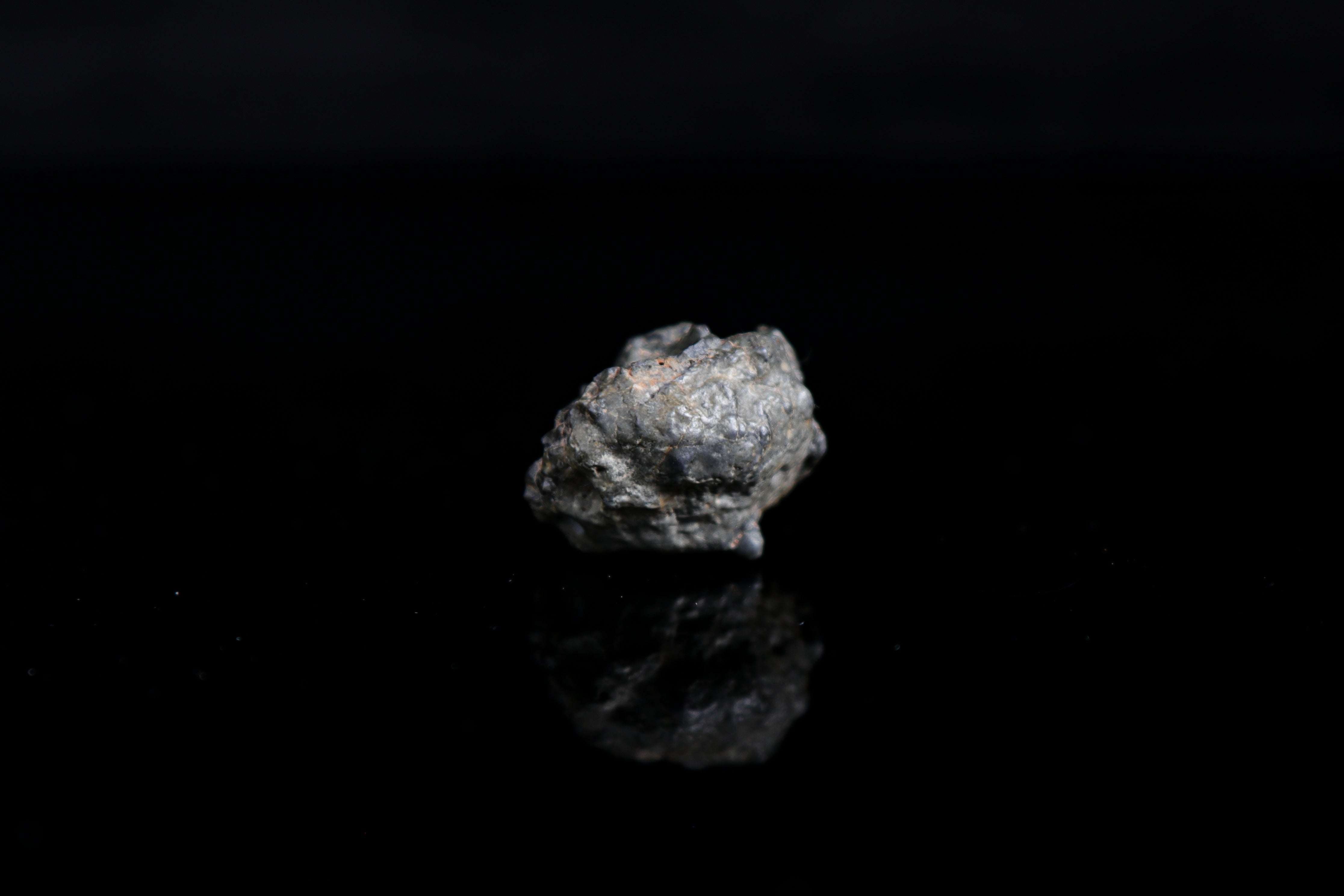 Gadamis 003 Lunar Meteorite, Polished End Cut with Two Toned Interior - 9.81 grams