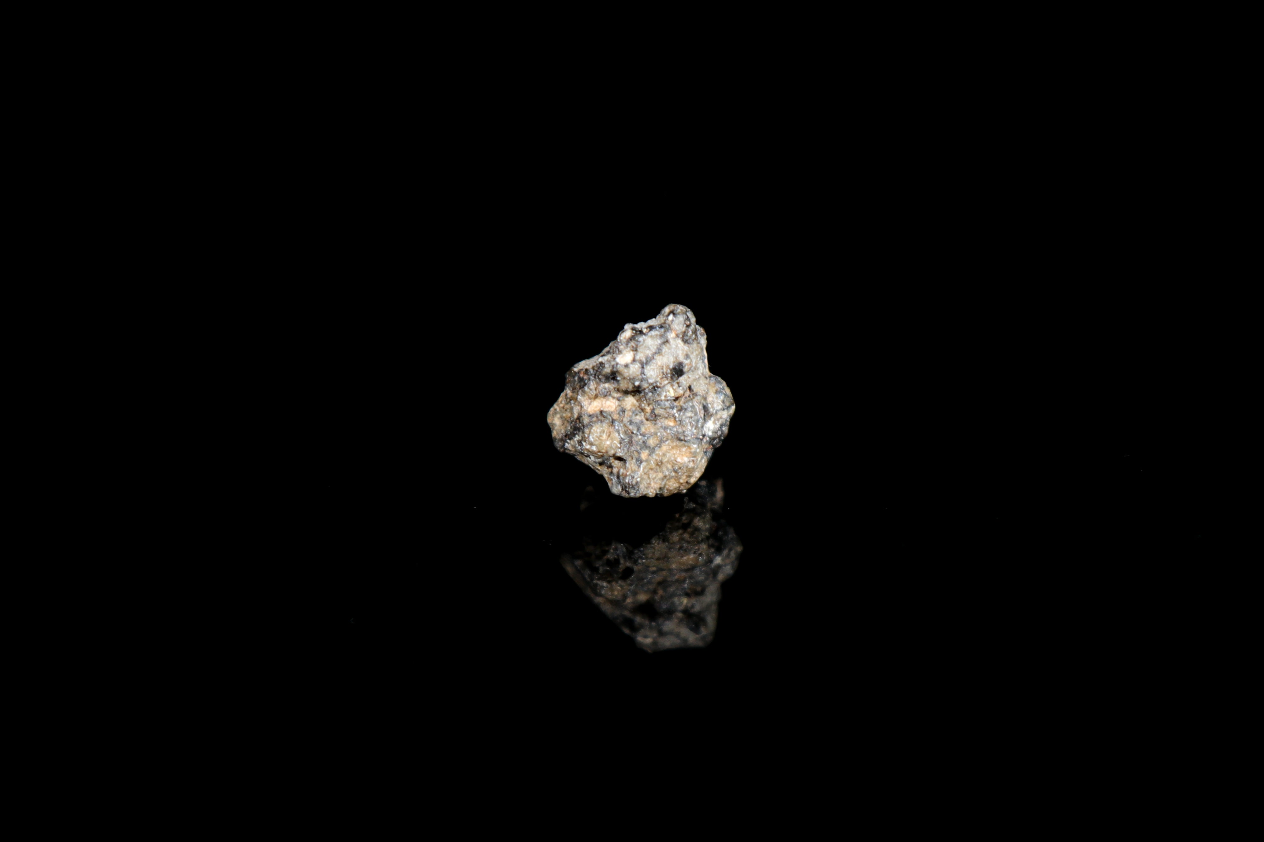 Gadamis 5 Lunar Meteorite, Surface Colored Anorthosite with Oval Shape - 3.17 grams